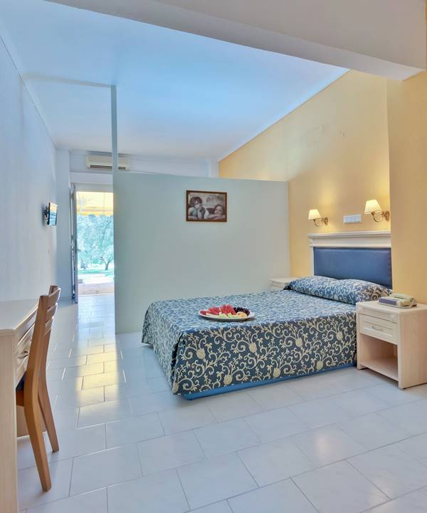 ΟΙΚΟΓΕΝΕΙΑΚΟ ΔΩΜΑΤΙΟ ΙΣΟΓΕΙΟ